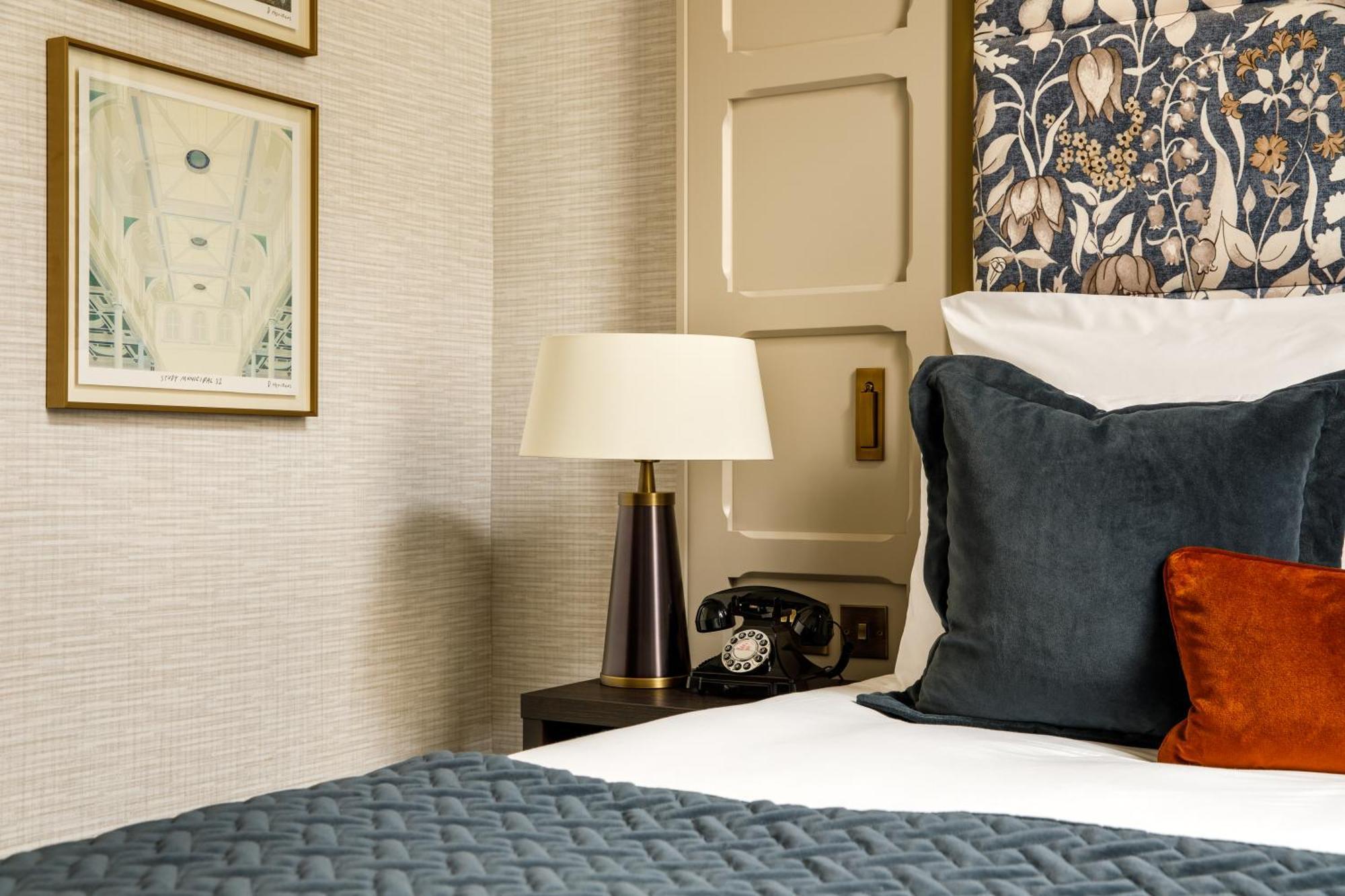 The Municipal Hotel Liverpool - Mgallery Εξωτερικό φωτογραφία A bedroom at The Mitre